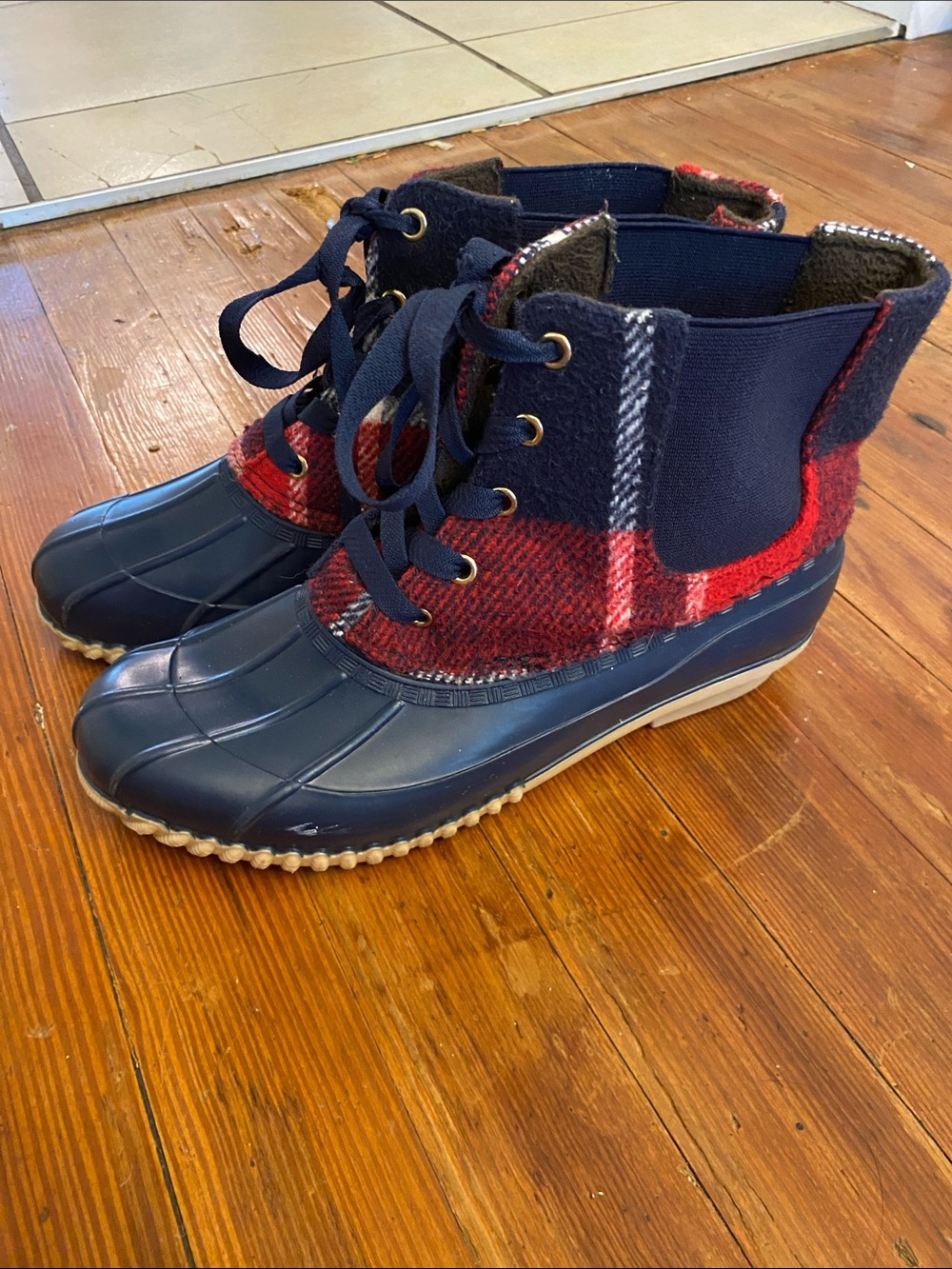Jack Rogers Women’s Navy and Red Plaid Duck Boots Size 8